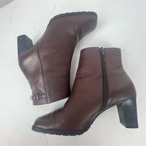Elditas brown leather ankle boots with square toe/side buckle-Woman’s 7.5